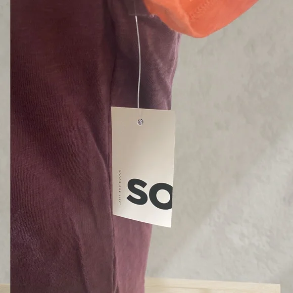 ✨NWT two tone plumb and prune tee ✨ - Picture 5 of 7